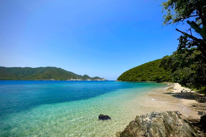 BAHIA DE CINTO Y PLAYA CRISTAL